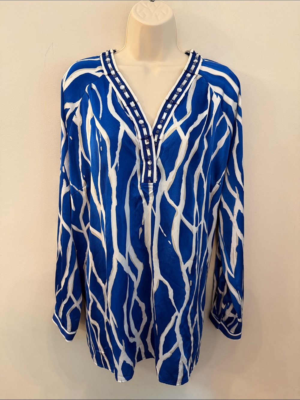 Status by Star Jones Blue & White V-Neck Embellished Long-Sleeve Women's Blouse